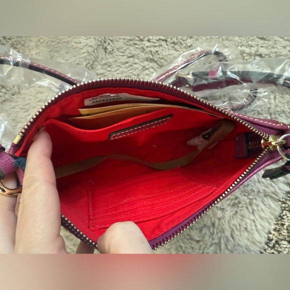 NWT Dooney and Bourke Lexi crossbody in Violet - Picture 6 of 7